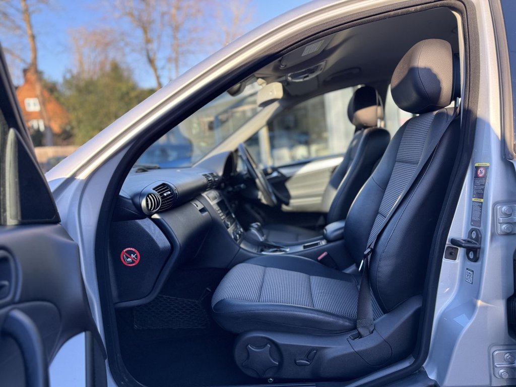 Used Mercedes-Benz C Class 2006 for sale - 77990709: Photo 12