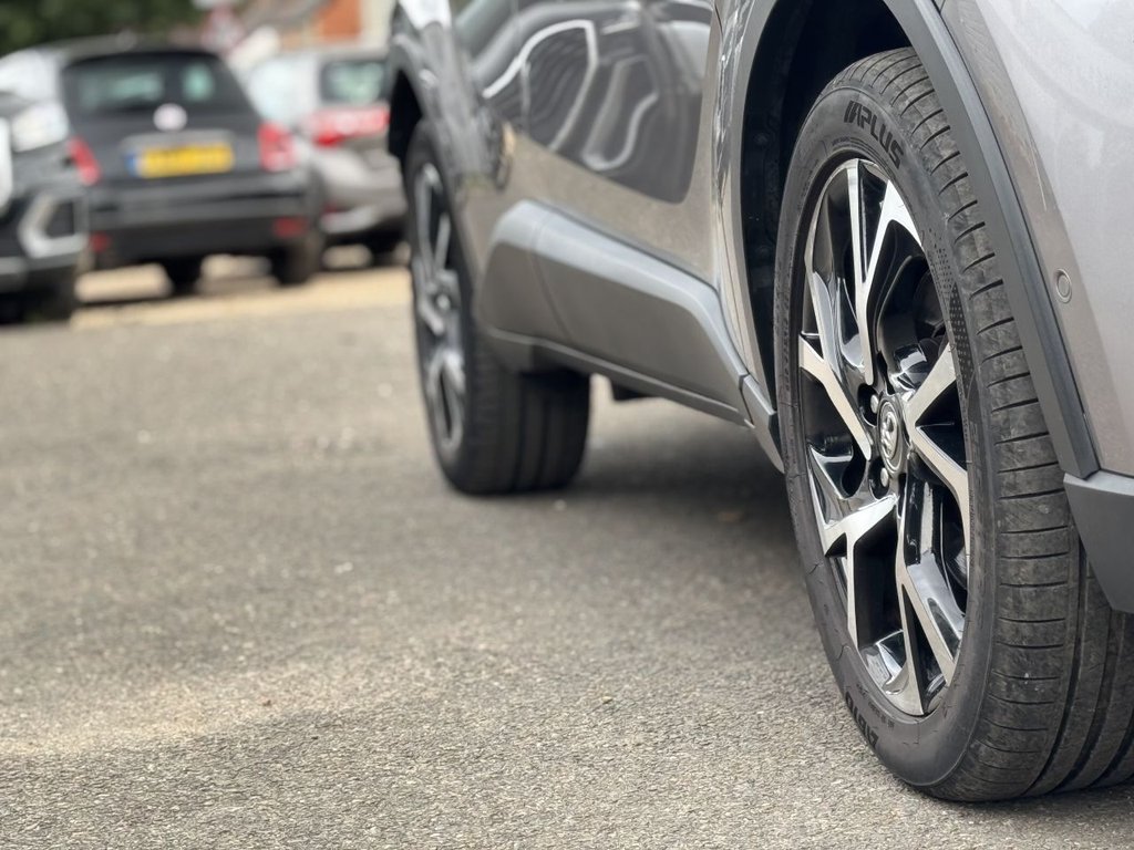 Used Toyota C-HR 2018 for sale - 76558458: Photo 41