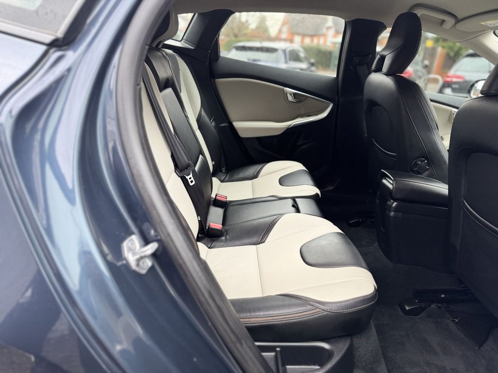 Used Volvo V40 2018 for sale - 77780150: Photo 14