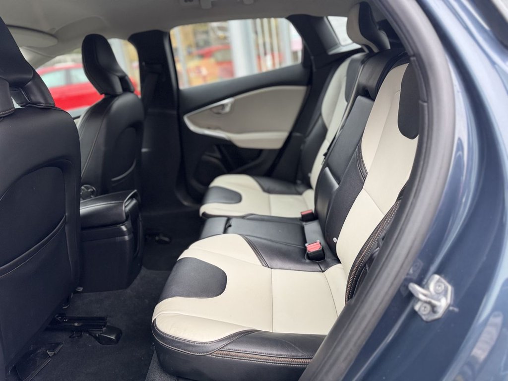 Used Volvo V40 2018 for sale - 77780150: Photo 15