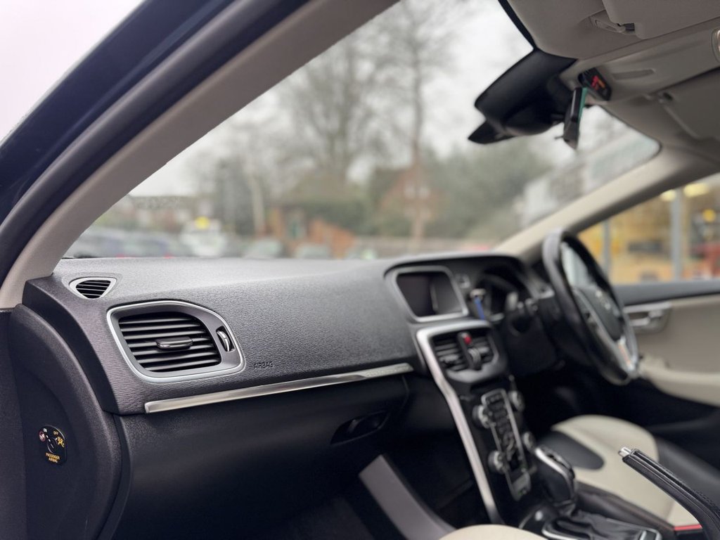 Used Volvo V40 2018 for sale - 77780150: Photo 21