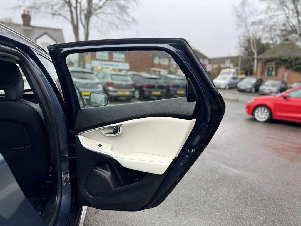 Used Volvo V40 2018 for sale - 77780150: Photo 23