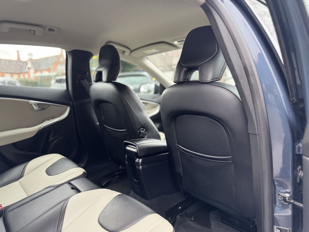 Used Volvo V40 2018 for sale - 77780150: Photo 24