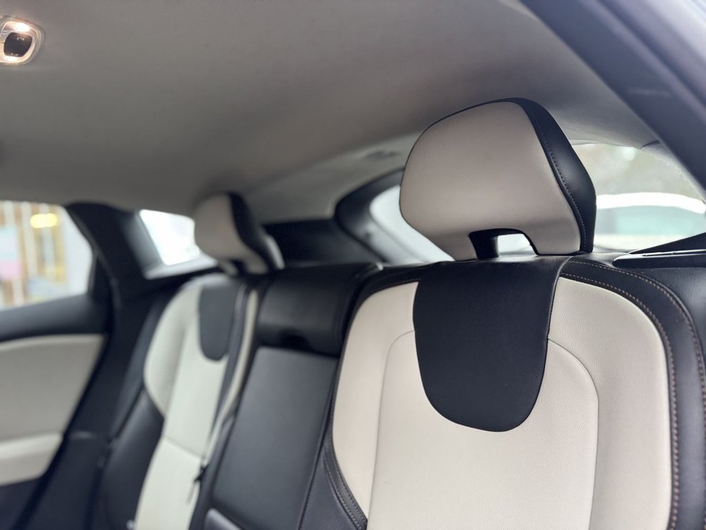 Used Volvo V40 2018 for sale - 77780150: Photo 26