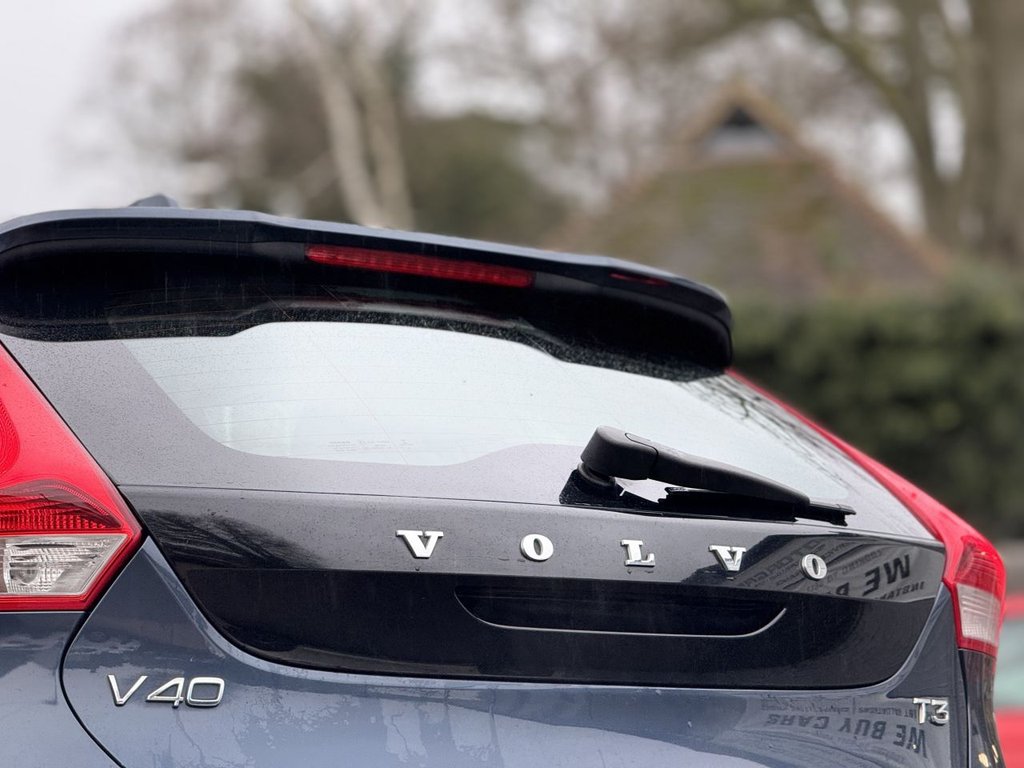 Used Volvo V40 2018 for sale - 77780150: Photo 30