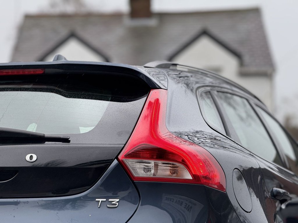 Used Volvo V40 2018 for sale - 77780150: Photo 43