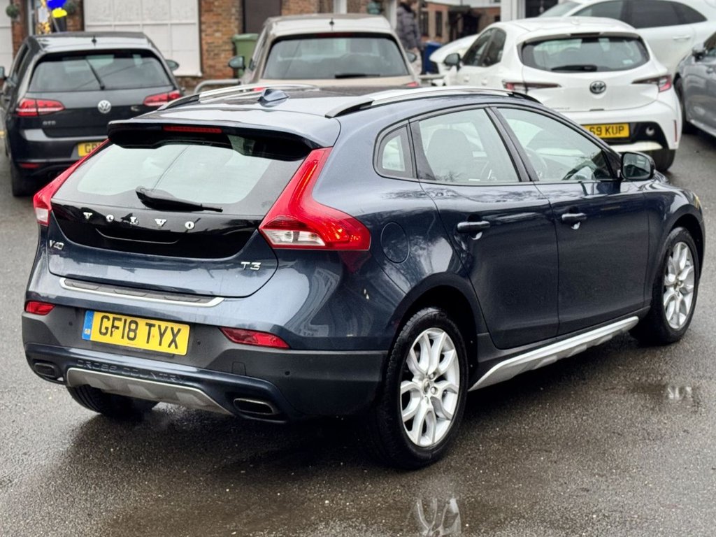 Used Volvo V40 2018 for sale - 77780150: Photo 9