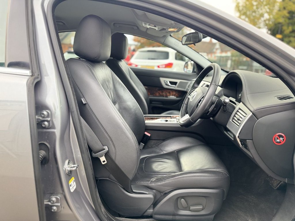 Used Jaguar XF 2012 for sale - 76356137: Photo 12
