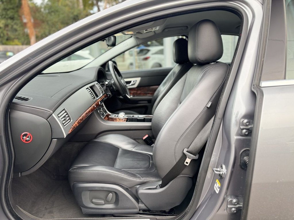 Used Jaguar XF 2012 for sale - 76356137: Photo 13