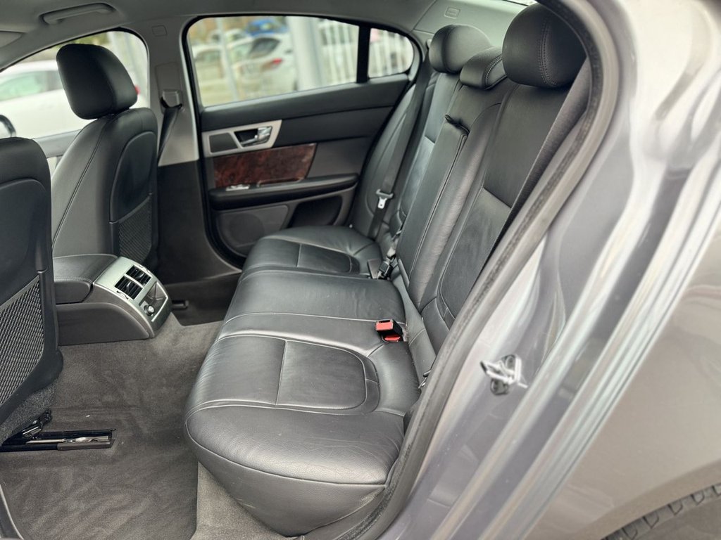 Used Jaguar XF 2012 for sale - 76356137: Photo 15