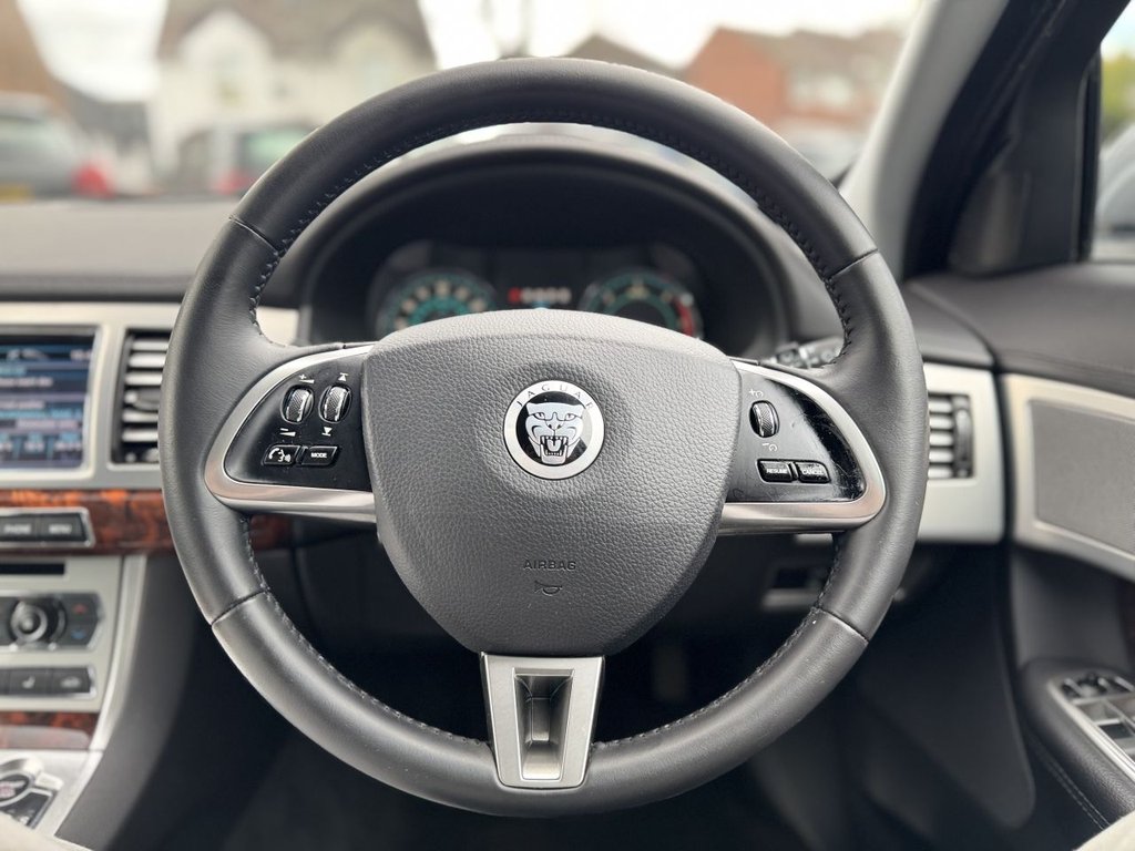 Used Jaguar XF 2012 for sale - 76356137: Photo 16