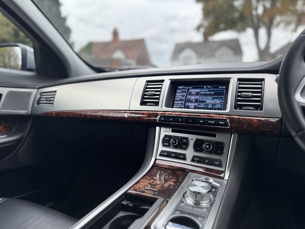 Used Jaguar XF 2012 for sale - 76356137: Photo 17