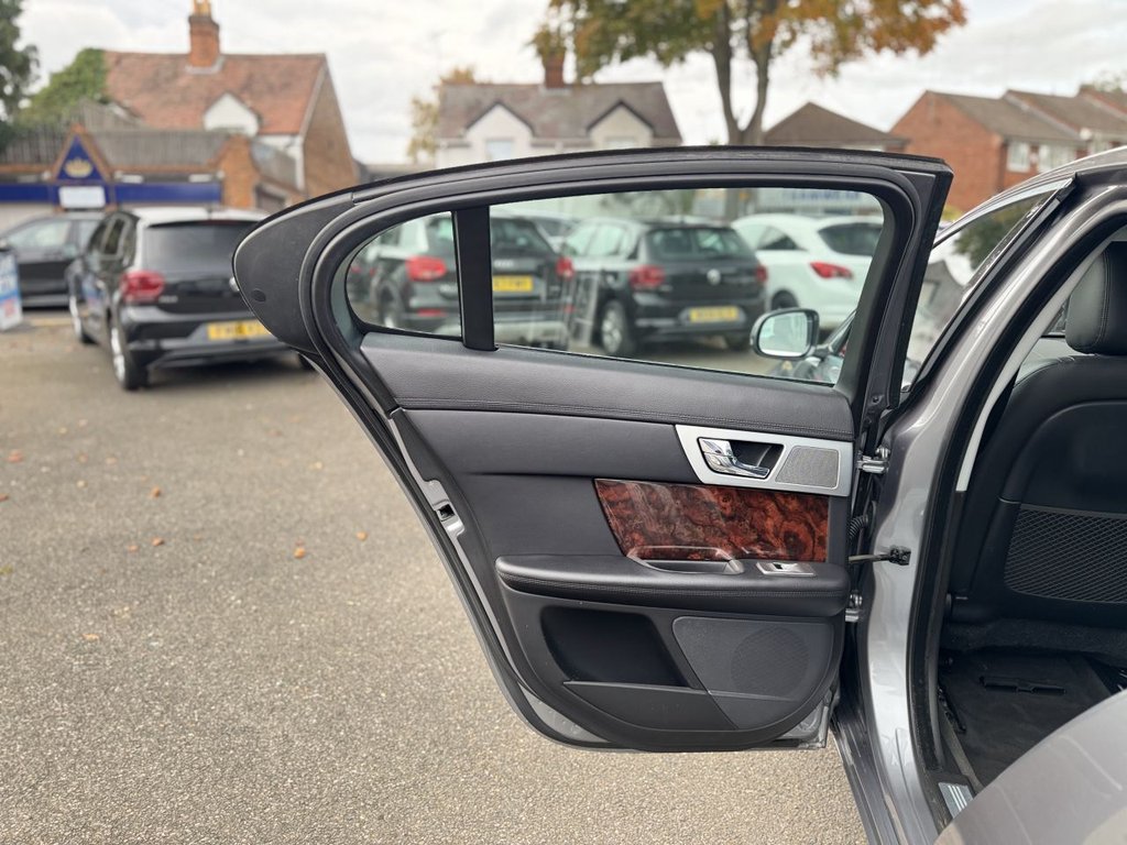 Used Jaguar XF 2012 for sale - 76356137: Photo 18
