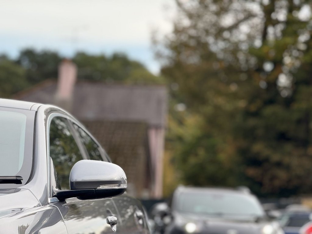 Used Jaguar XF 2012 for sale - 76356137: Photo 40