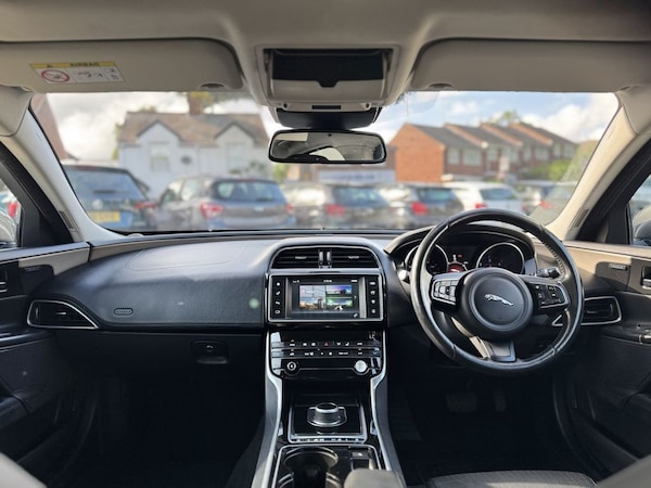 Used Jaguar XE 2016 for sale - 75473561: Photo 11