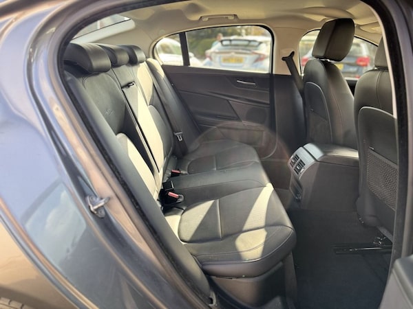 Used Jaguar XE 2016 for sale - 75473561: Photo 14