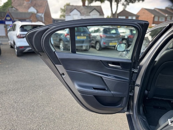 Used Jaguar XE 2016 for sale - 75473561: Photo 19