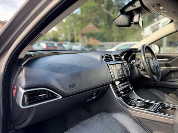 Used Jaguar XE 2016 for sale - 75473561: Photo 24