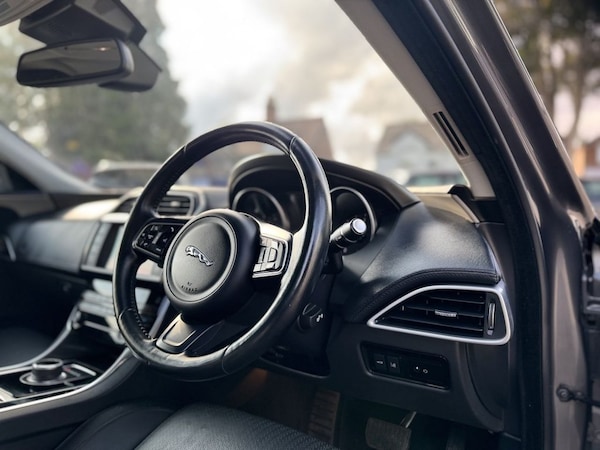 Used Jaguar XE 2016 for sale - 75473561: Photo 31