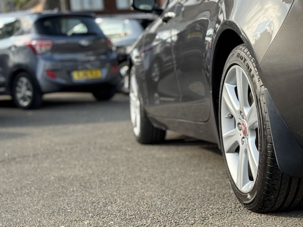 Used Jaguar XE 2016 for sale - 75473561: Photo 40
