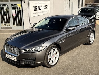 Used Jaguar XE 2016 for sale - 75473561: Photo