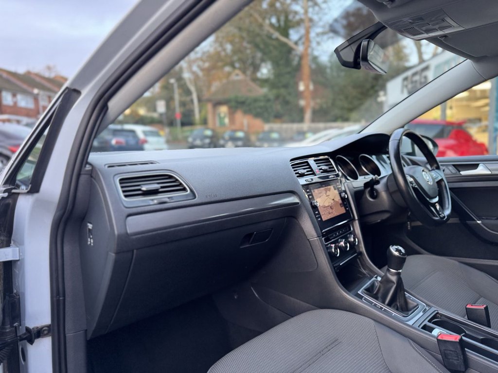 Used Volkswagen Golf 2018 for sale - 76604668: Photo 19