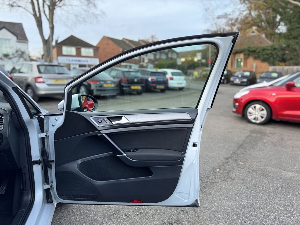 Used Volkswagen Golf 2018 for sale - 76604668: Photo 23