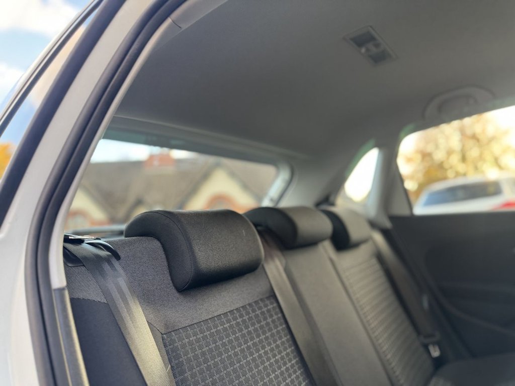 Used Volkswagen Polo 2015 for sale - 76380043: Photo 24