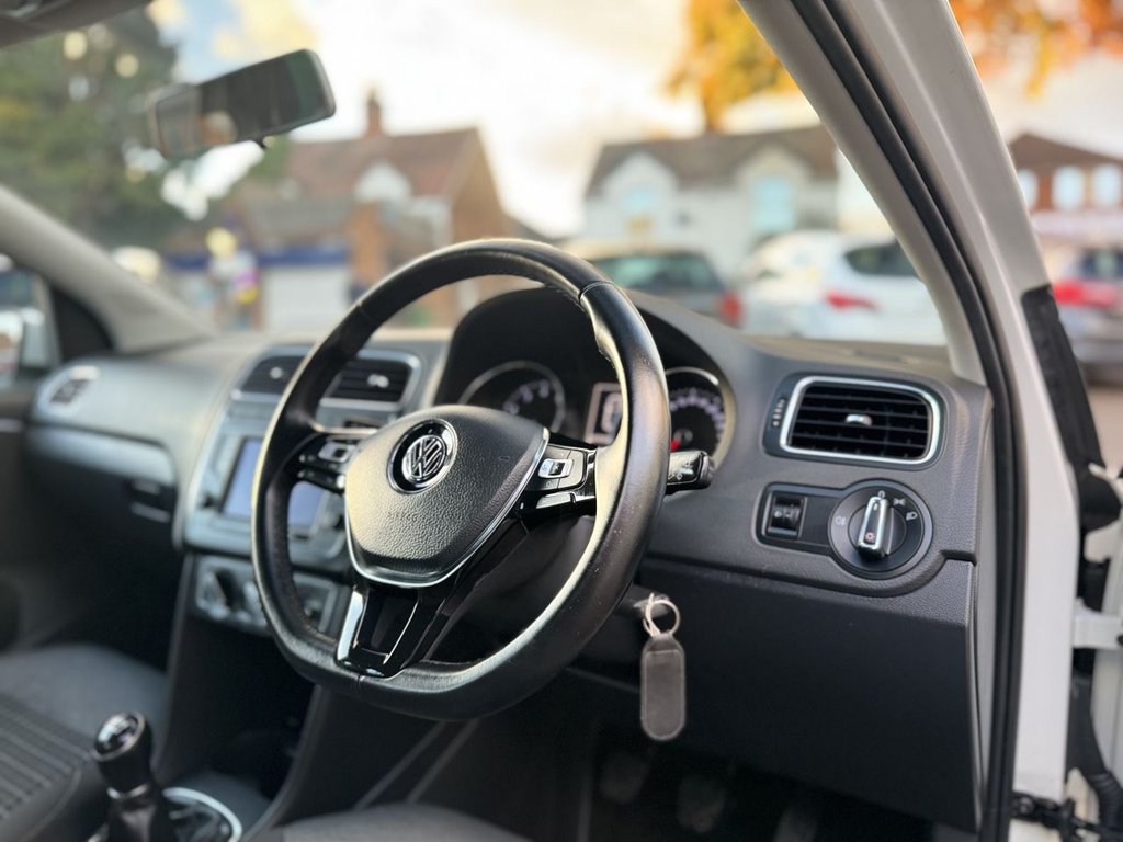 Used Volkswagen Polo 2015 for sale - 76380043: Photo 29