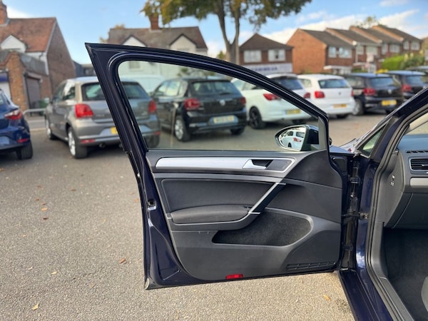 Used Volkswagen Golf 2015 for sale - 76210837: Photo 24