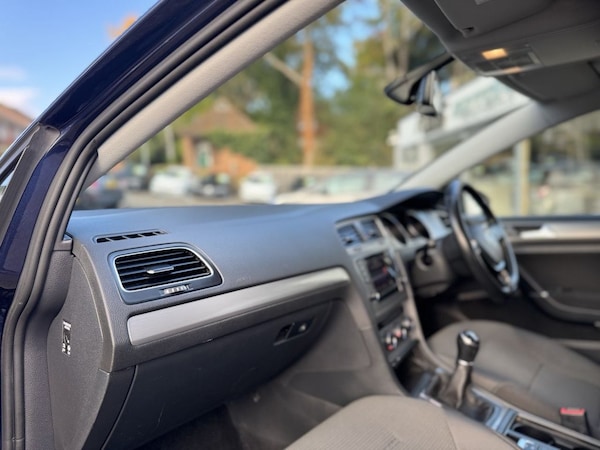 Used Volkswagen Golf 2015 for sale - 76210837: Photo 27