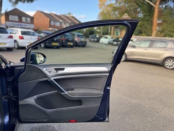 Used Volkswagen Golf 2015 for sale - 76210837: Photo 34