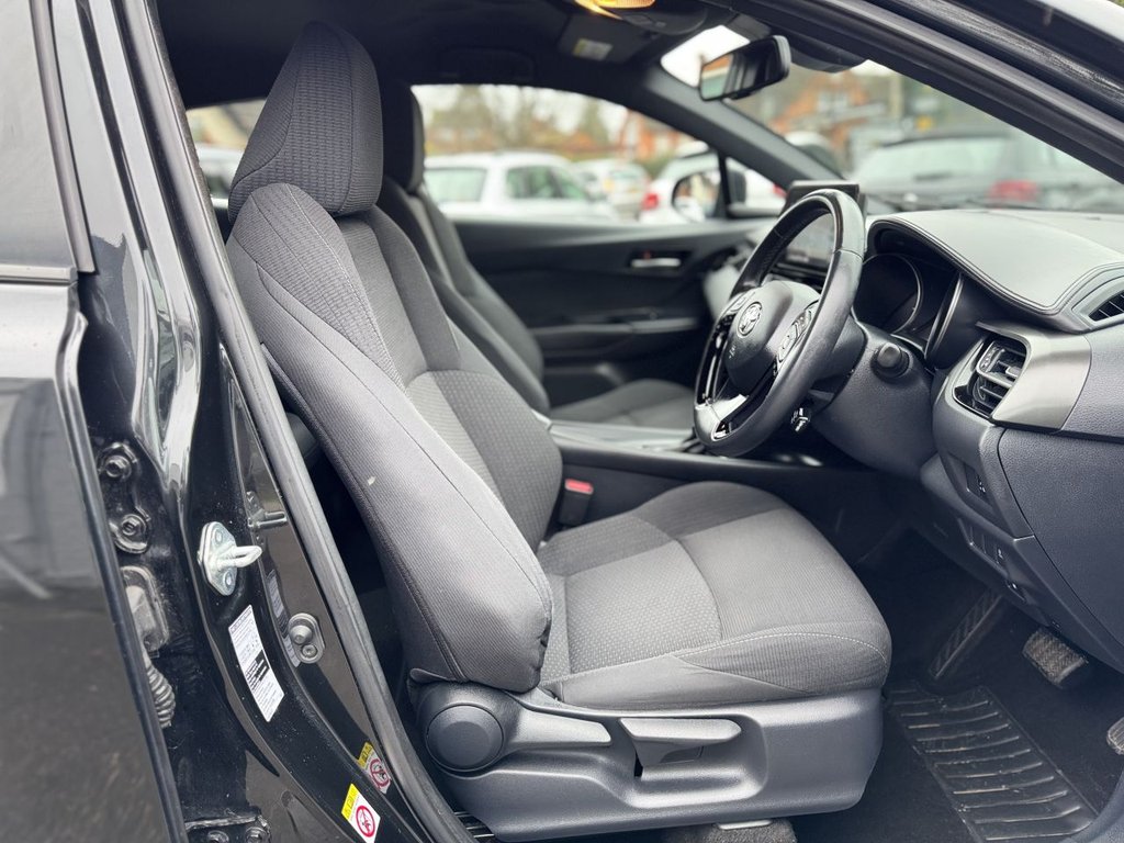 Used Toyota C-HR 2019 for sale - 76986047: Photo 12