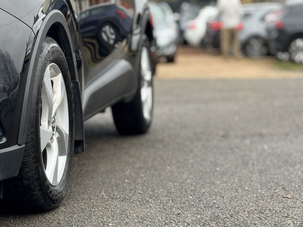 Used Toyota C-HR 2019 for sale - 76986047: Photo 37