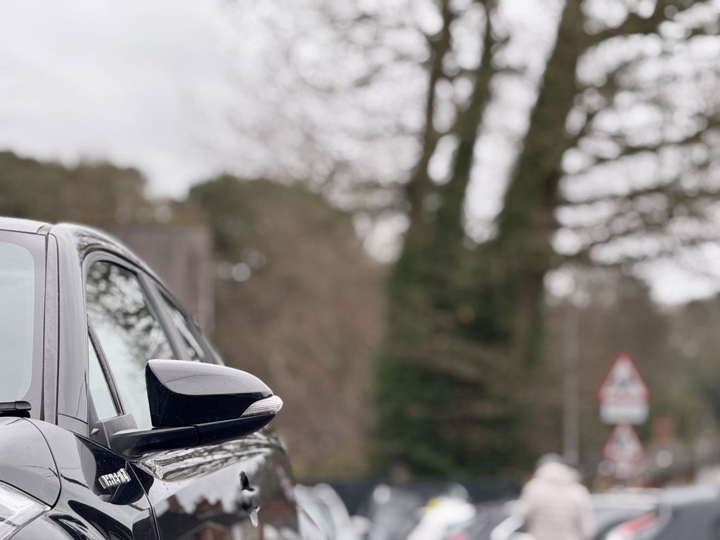 Used Toyota C-HR 2019 for sale - 76986047: Photo 42