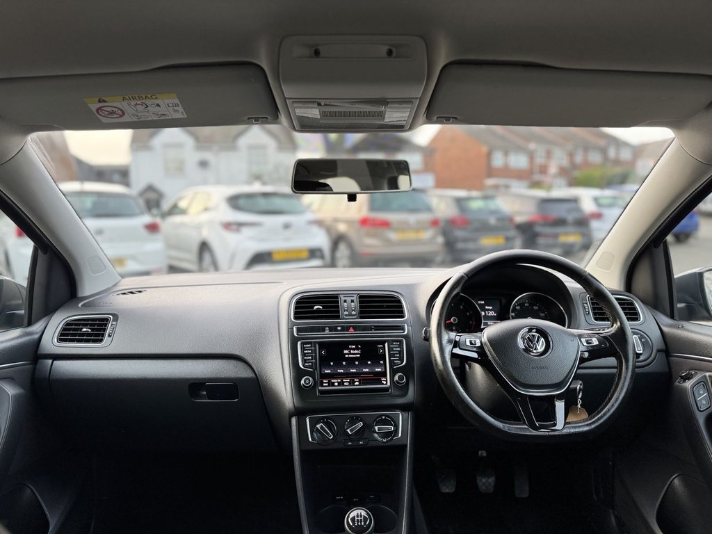 Used Volkswagen Polo 2015 for sale - 77780099: Photo 11