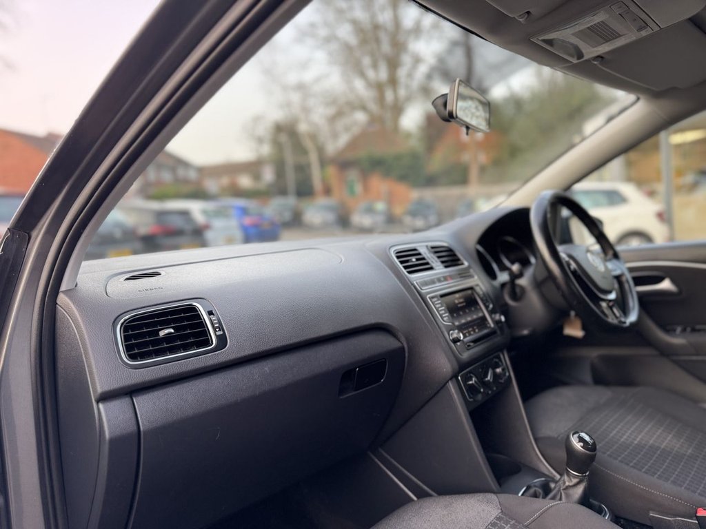 Used Volkswagen Polo 2015 for sale - 77780099: Photo 24