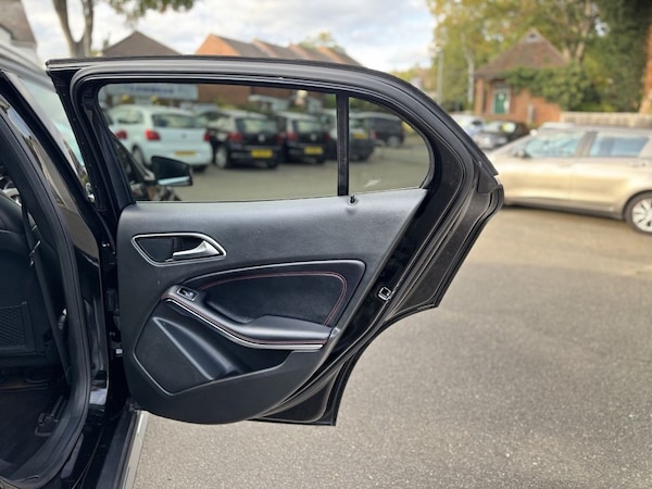 Used Mercedes-Benz GLA 2017 for sale - 76210101: Photo 48