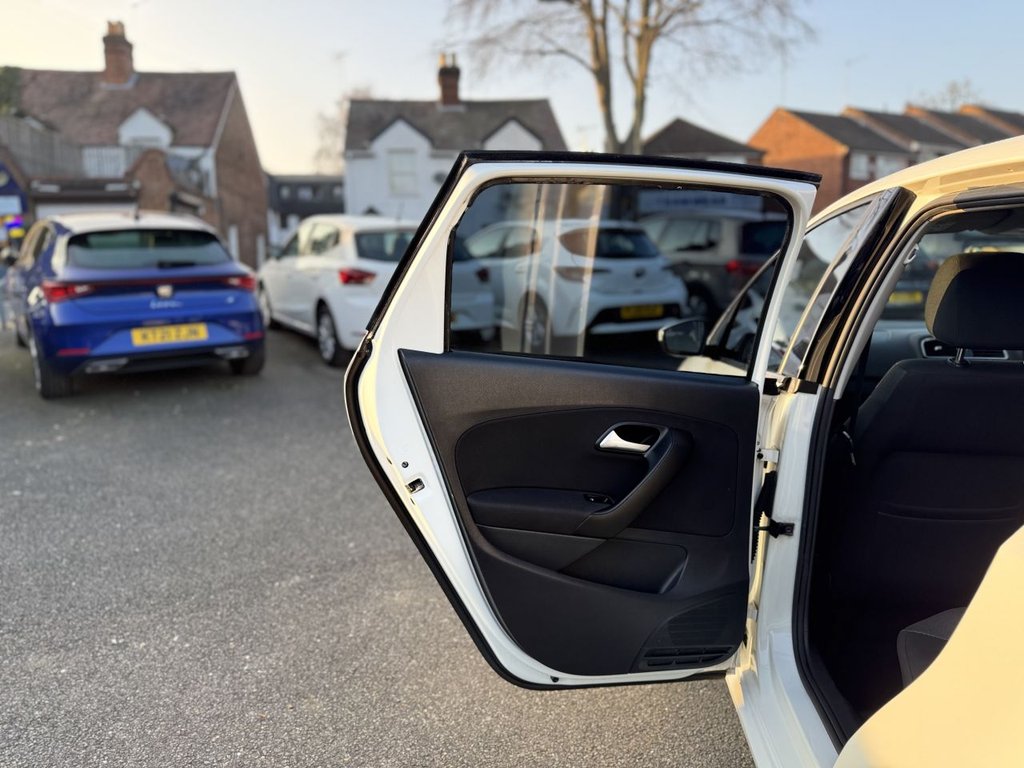 Used Volkswagen Polo 2015 for sale - 77780339: Photo 16