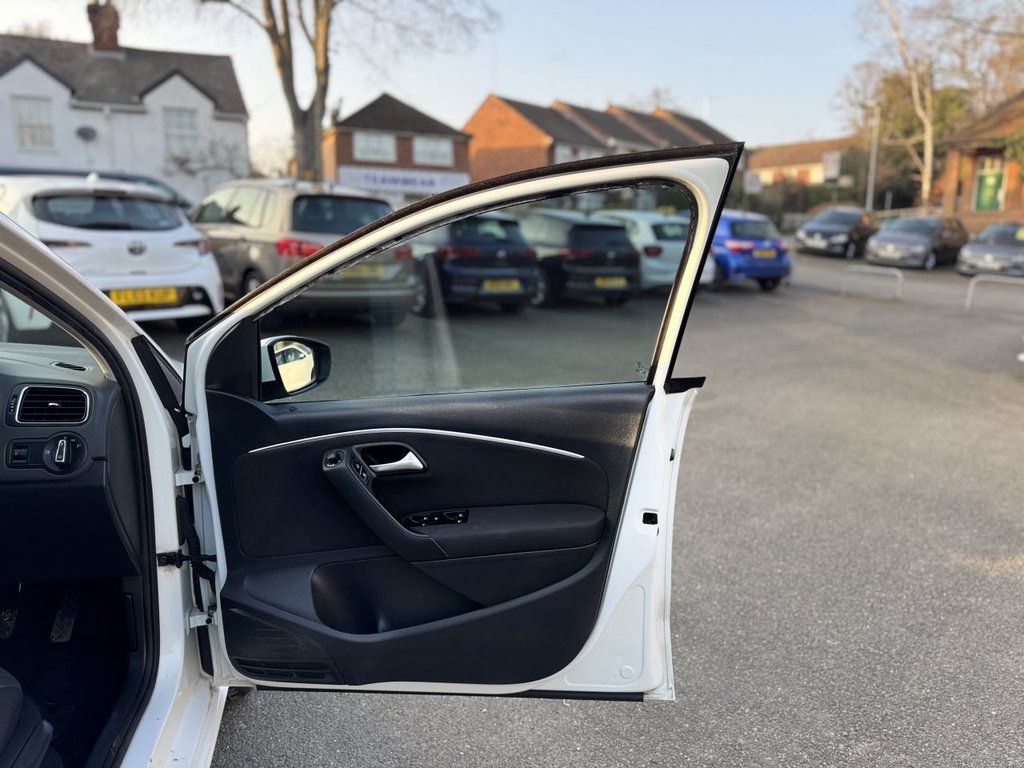 Used Volkswagen Polo 2015 for sale - 77780339: Photo 28