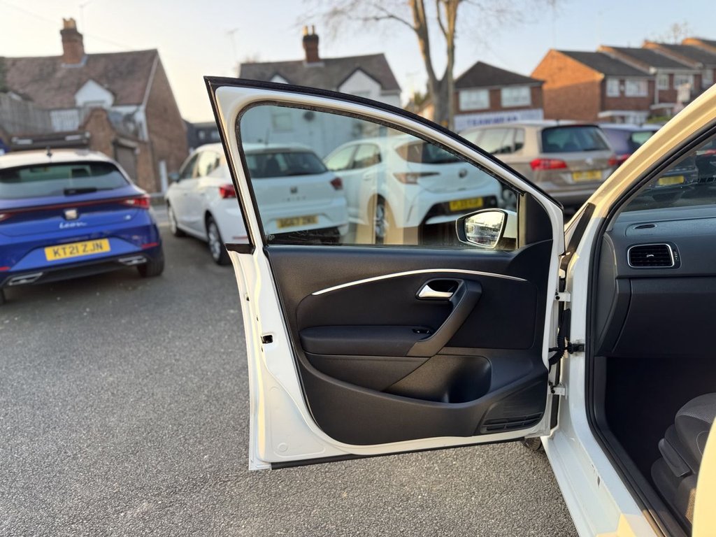 Used Volkswagen Polo 2015 for sale - 77780339: Photo 49