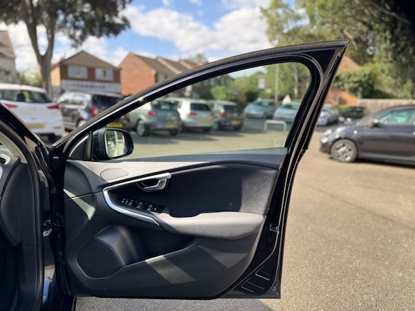 Used Volvo V40 2019 for sale - 75207327: Photo 38