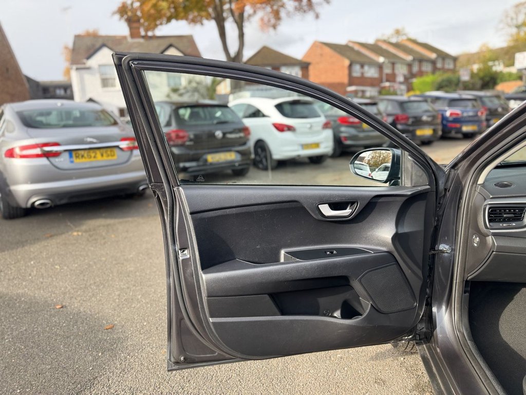 Used Kia Stonic 2019 for sale - 76454118: Photo 18