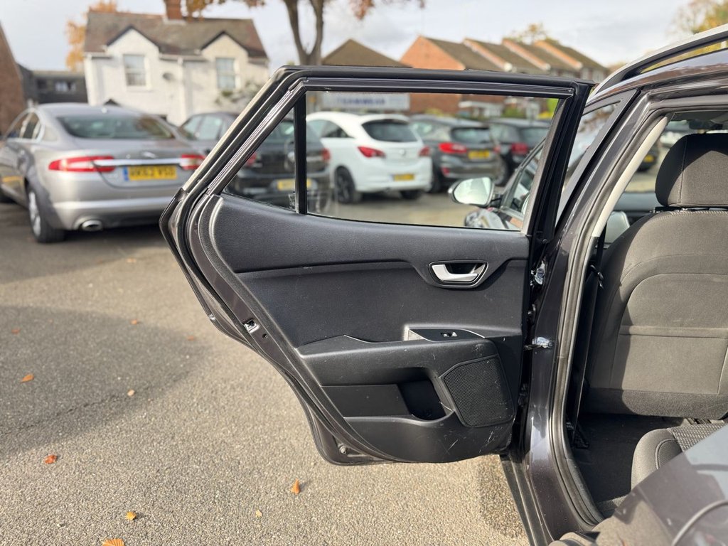 Used Kia Stonic 2019 for sale - 76454118: Photo 29