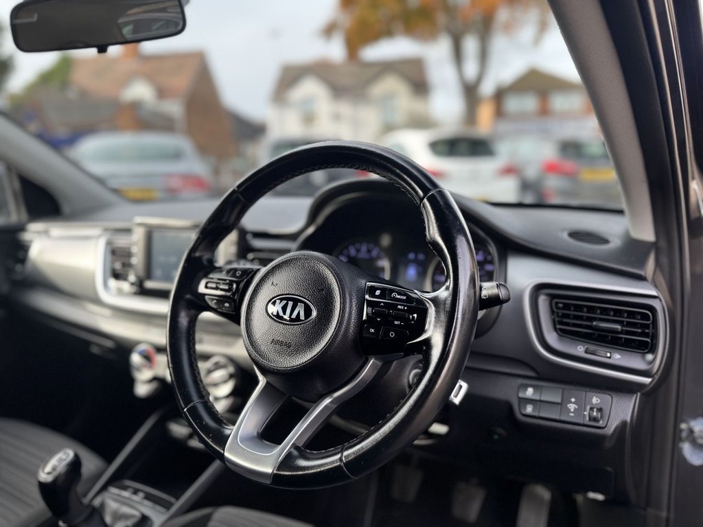 Used Kia Stonic 2019 for sale - 76454118: Photo 30