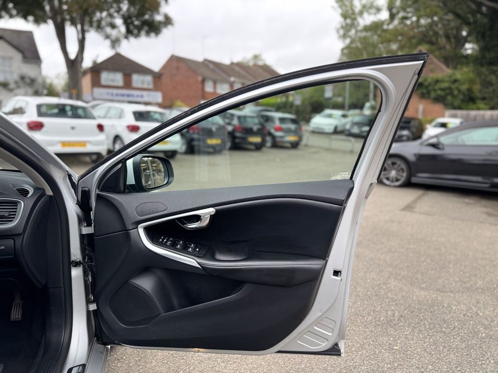 Used Volvo V40 2018 for sale - 76038783: Photo 35