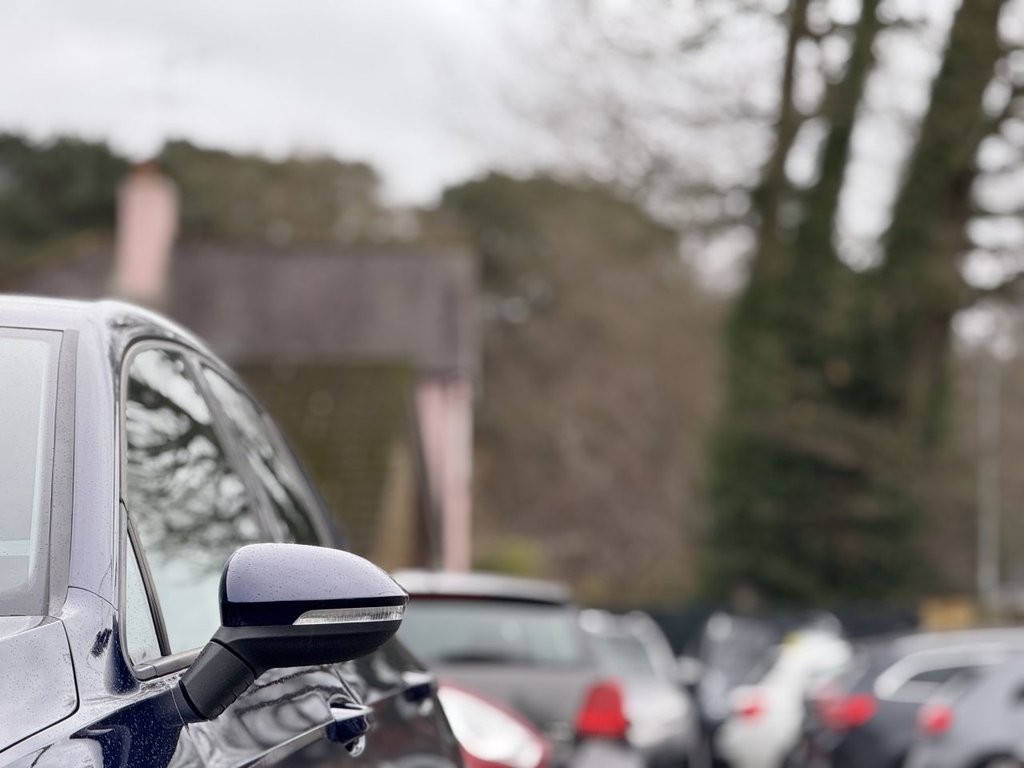 Used Volkswagen Golf 2021 for sale - 76986044: Photo 37