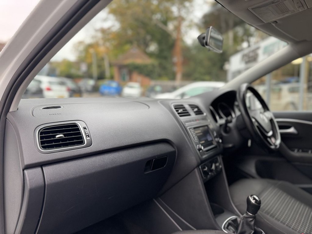 Used Volkswagen Polo 2014 for sale - 76356643: Photo 22