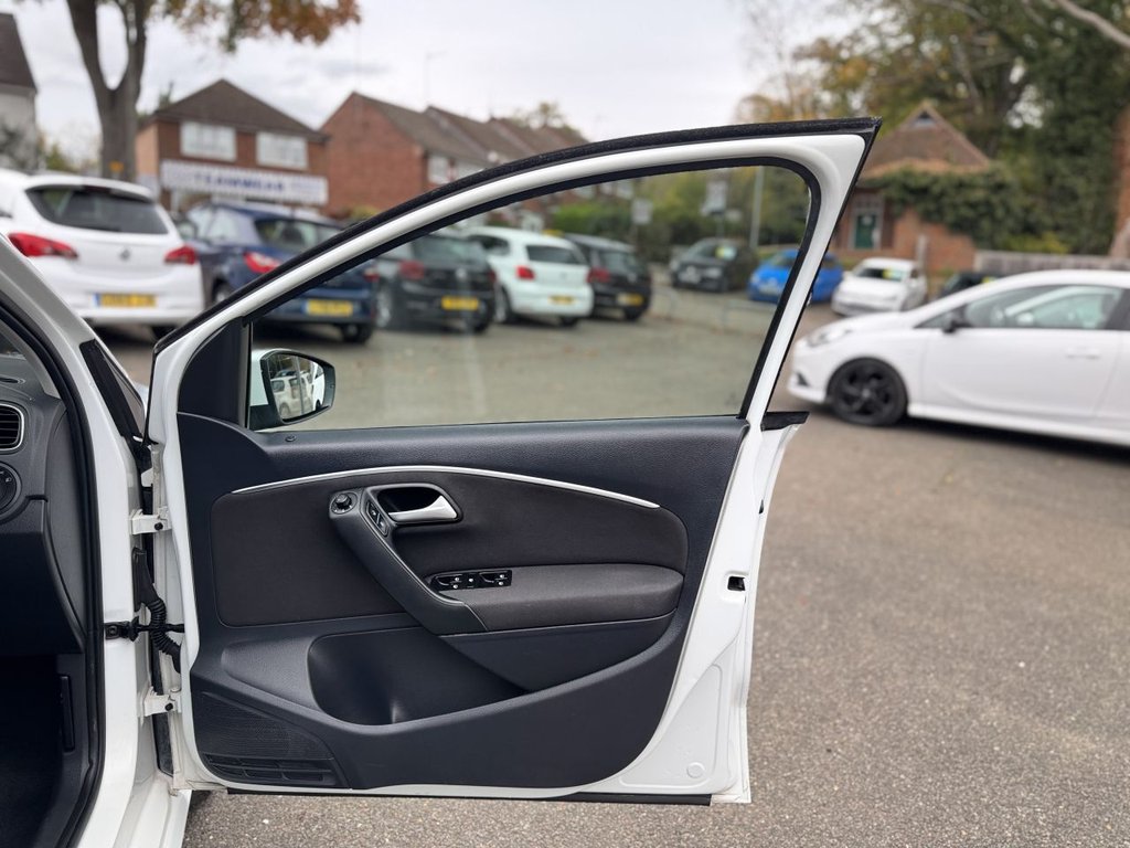 Used Volkswagen Polo 2014 for sale - 76356643: Photo 31