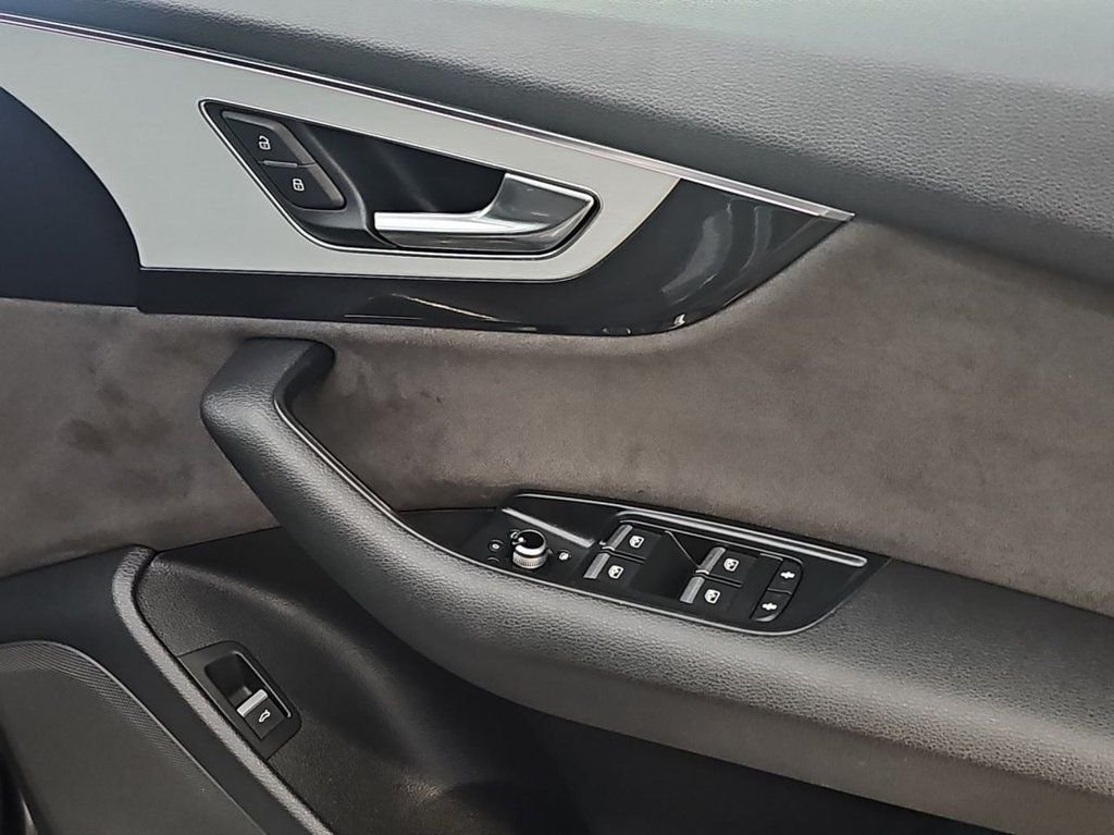Used Audi Q7 2018 for sale - 76654689: Photo 30